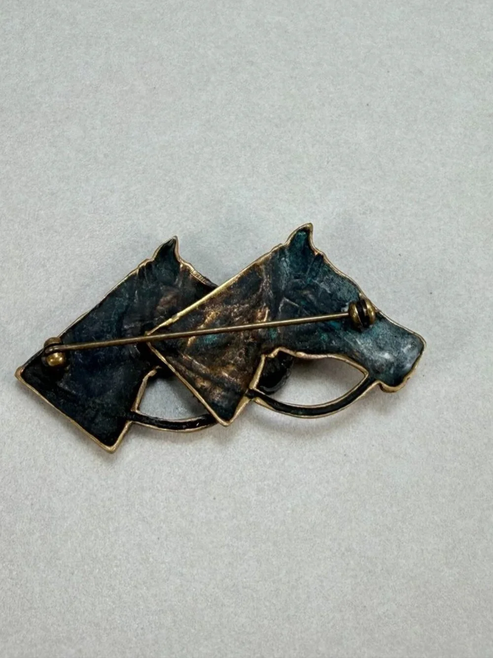 Vintage Horse Heads Brass Western Equestrian Brooch Art Deco Style Pin